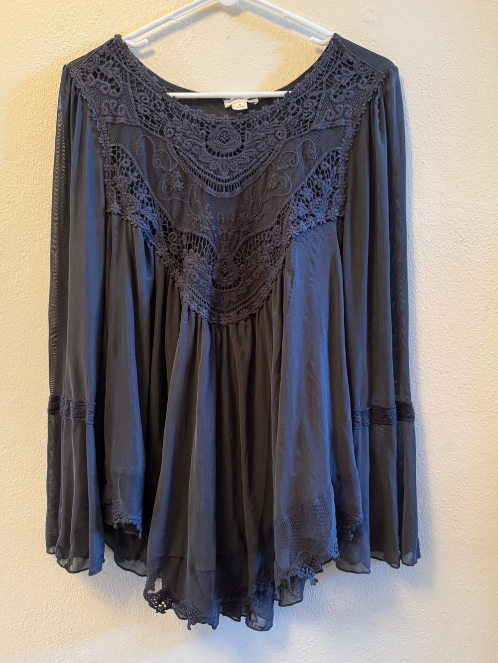 Ultra Pink Crochet Lace Yoke Boho Tunic Top Bell Sleeve Charcoal Grey- M